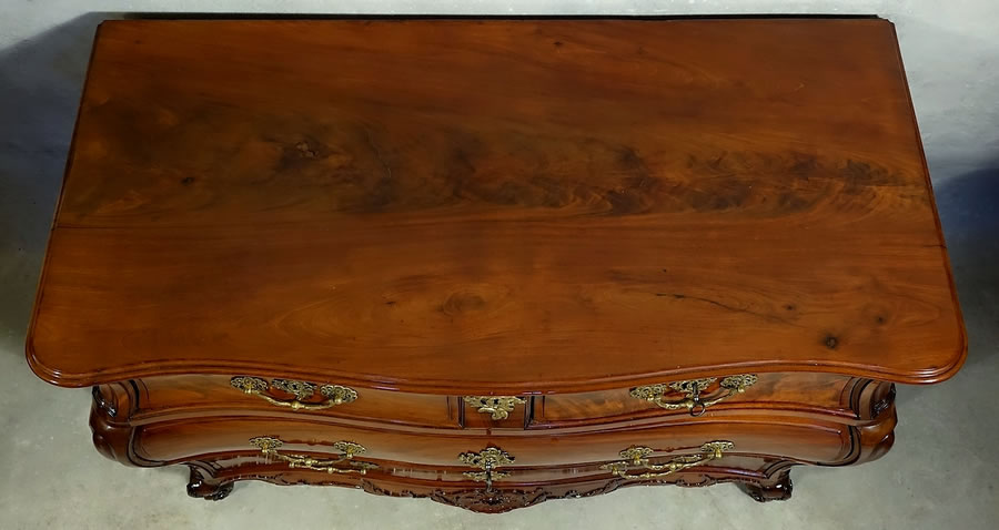 Commode bordelaise plateau en acajou ronceux